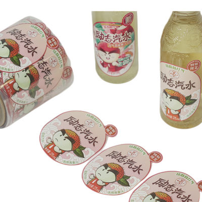 Etykieta klejąca butelki z wodą